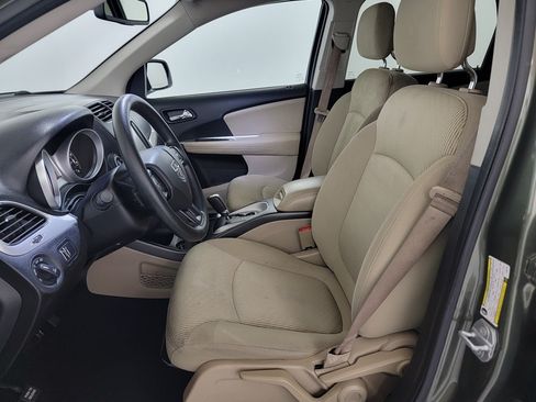 Used 2019 Dodge Journey SE FWD image 14
