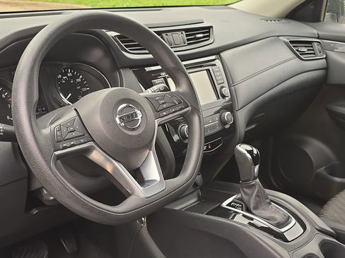 Used 2019 Nissan Rogue S FWD image 13
