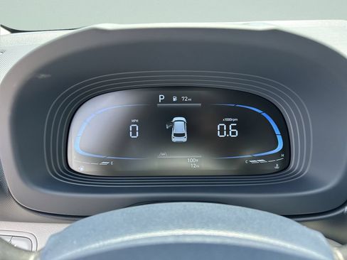New 2026 Hyundai Venue SEL FWD image 32