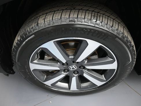 Used 2023 Honda Pilot Touring image 14
