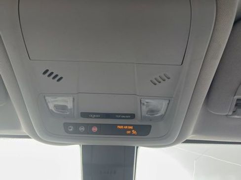 Used 2024 Chevrolet Equinox LS image 47