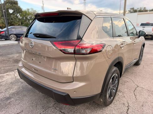 Used 2025 Nissan Rogue SV AWD/4WD image 7