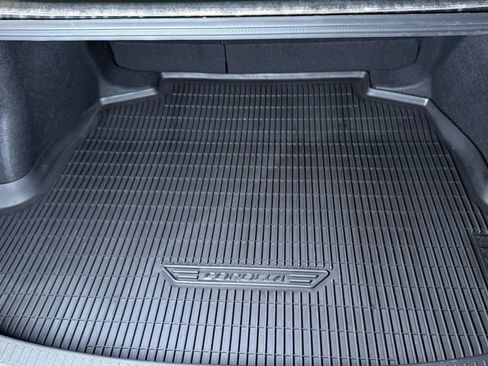 Used 2025 Toyota Corolla LE image 20