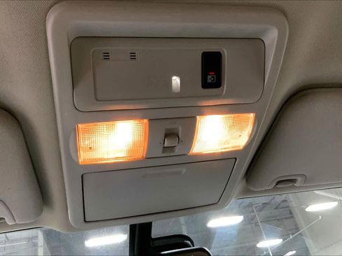 Used 2018 Nissan Titan SV w/ SV Convenience Package AWD/4WD image 35