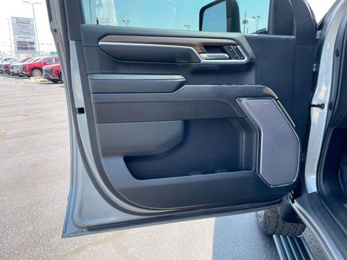 Used 2024 Chevrolet Silverado 2500 High Country w/ Technology Package image 10