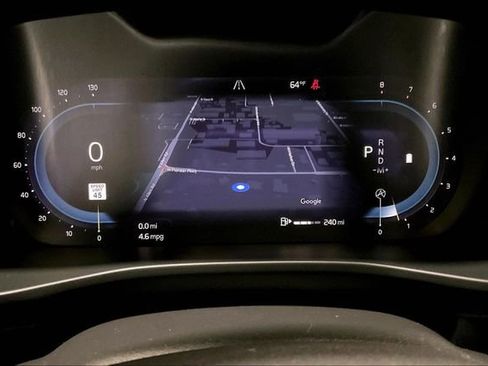 Certified 2023 Volvo XC40 B5 Plus image 21