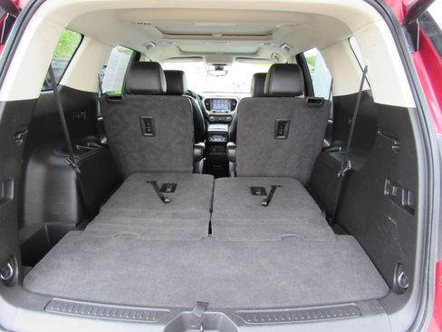 Used 2020 GMC Acadia Denali w/ Denali Ultimate Package AWD/4WD image 46