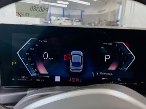 Used 2024 BMW 330i Sedan w/ M Sport Package image 7