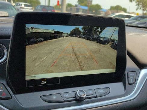Used 2025 Chevrolet Blazer LT FWD image 17