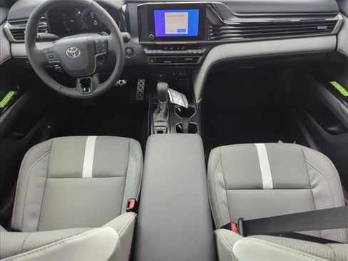 Used 2026 Toyota Camry SE FWD image 8