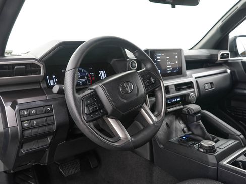 Used 2026 Toyota 4Runner SR5 AWD/4WD image 22