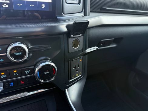 Used 2025 Ford F150 Raptor AWD/4WD image 27