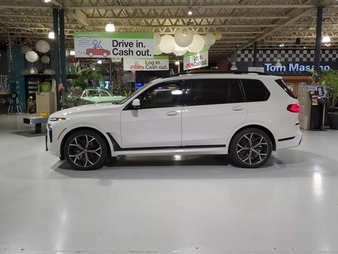 Used 2023 BMW X7 xDrive40i w/ Executive Package AWD/4WD image 12