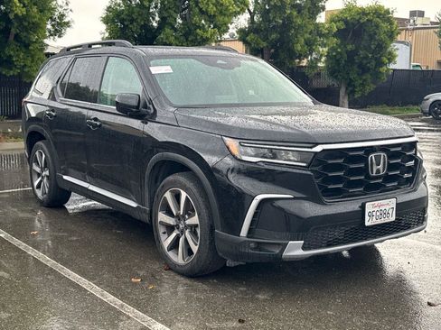 Used 2023 Honda Pilot Elite image 2