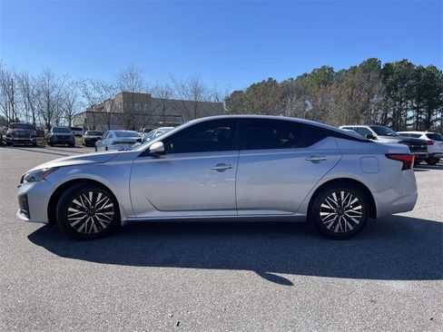 Used 2023 Nissan Altima 2.5 SV image 6