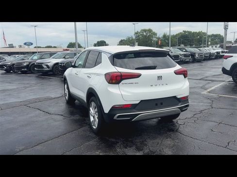 Certified 2024 Buick Encore GX Preferred w/ Comfort Package FWD image 7