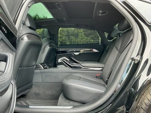 Used 2023 Audi S8 AWD/4WD image 13