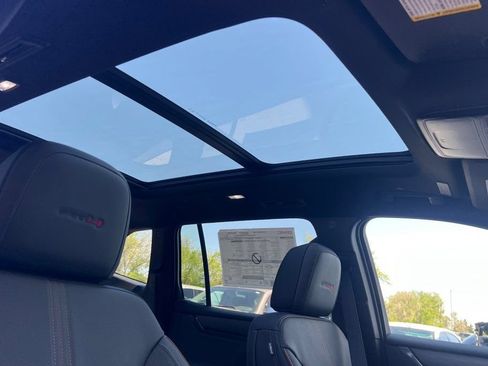 New 2026 GMC Acadia AT4 w/ Luxury Package AWD/4WD image 15