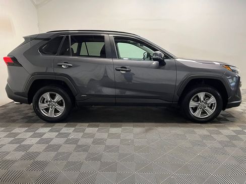 Used 2025 Toyota RAV4 XLE w/ Convenience Package AWD/4WD image 4
