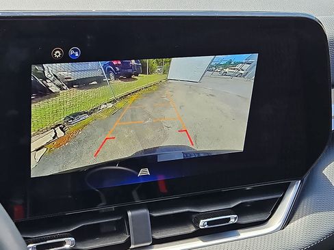 Certified 2025 Chevrolet Equinox LT FWD image 21