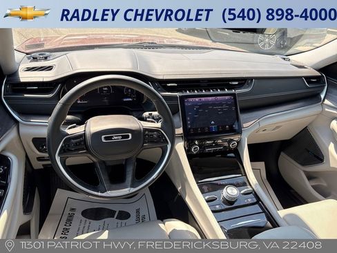 Used 2022 Jeep Grand Cherokee L Overland w/ Luxury Tech Group IV AWD/4WD image 14