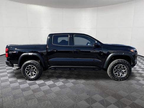 Used 2026 Chevrolet Colorado ZR2 w/ Technology Package AWD/4WD image 7