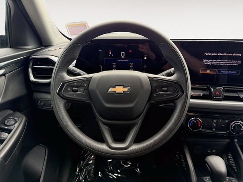 Used 2025 Chevrolet TrailBlazer LT AWD/4WD image 13
