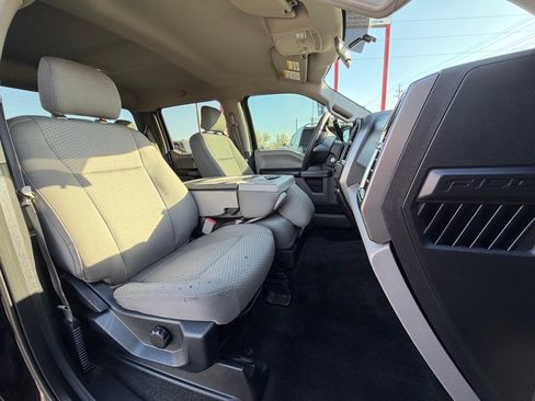 Used 2016 Ford F150 XLT w/ XTR Package image 8