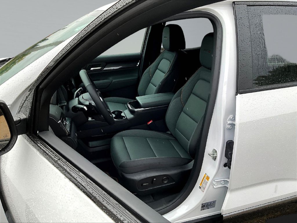 New 2027 GMC Terrain AT4 w/ Convenience Package III AWD/4WD image 28