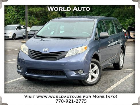 Used 2013 Toyota Sienna L FWD image 1