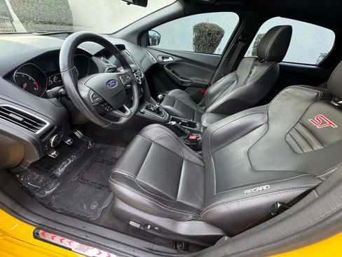 Used 2018 Ford Focus ST w/ Equipment Group 402A image 10
