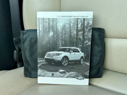 Used 2014 Ford Explorer XLT w/ Equipment Group 202A AWD/4WD image 38
