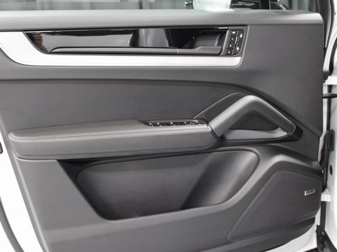 Certified 2024 Porsche Cayenne S image 24