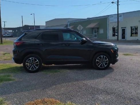Used 2024 Chevrolet TrailBlazer LT w/ Driver Confidence Package image 9