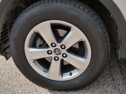 Used 2015 Toyota RAV4 XLE FWD image 15