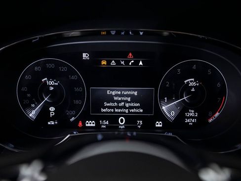 Used 2022 Bentley Bentayga image 31