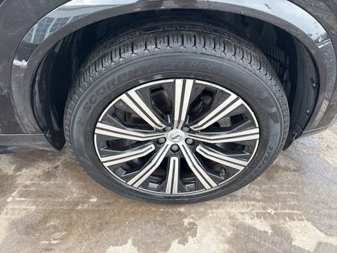 Certified 2023 Volvo XC90 B6 Core w/ Climate Package image 12