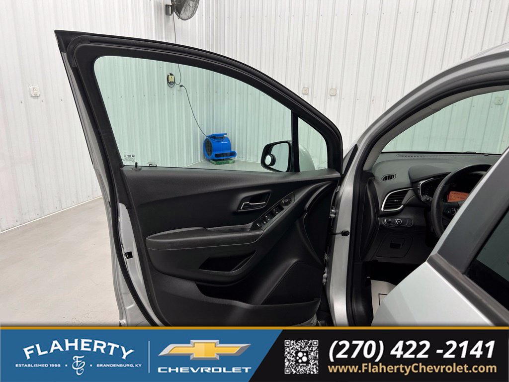 Used 2020 Chevrolet Trax LS w/ Tint and Cruise Package FWD image 8