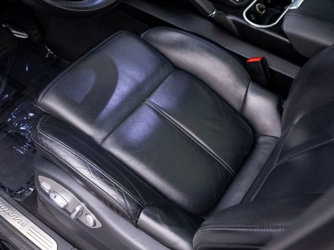 Used 2015 Porsche Cayenne Diesel AWD/4WD image 16
