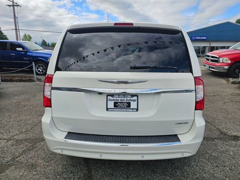 Used 2011 Chrysler Town & Country Limited FWD image 6