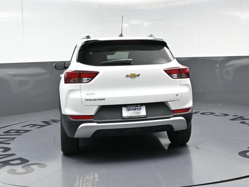 Used 2021 Chevrolet TrailBlazer LT w/ Premium Seating Package FWD image 8