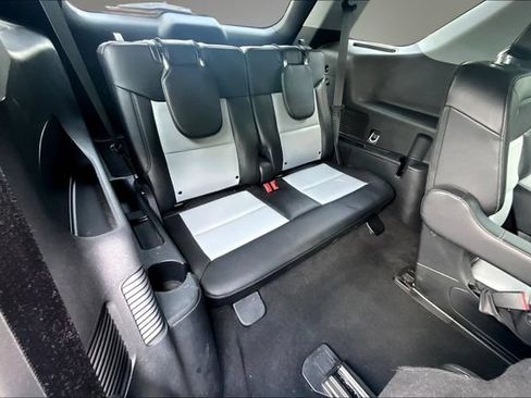 Used 2023 Ford Explorer XLT w/ Equipment Group 202A AWD/4WD image 26