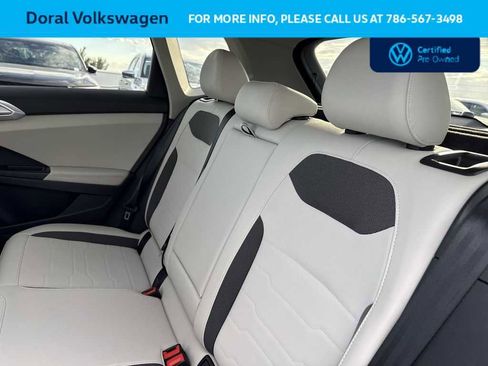 Used 2025 Volkswagen Taos SE image 22