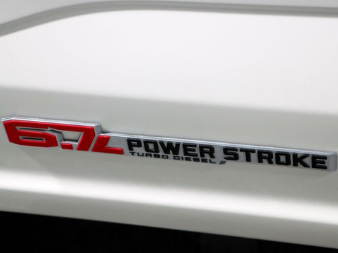 Used 2024 Ford F250 Platinum image 33