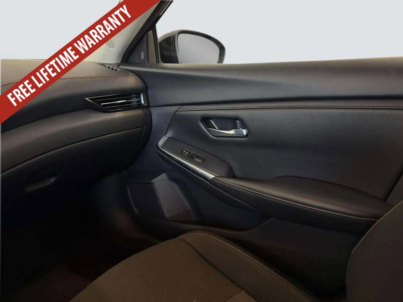 Used 2025 Nissan Sentra SR FWD image 24