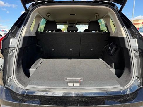 Used 2024 Nissan Rogue SV image 36