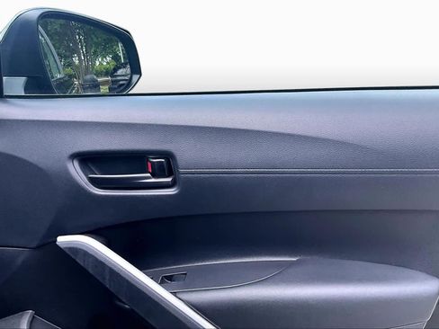 Used 2024 Toyota Corolla Cross LE FWD image 22