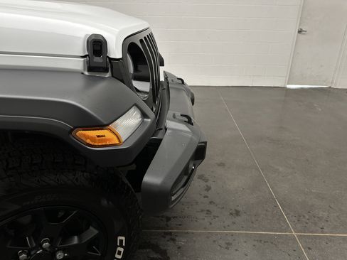 Used 2021 Jeep Wrangler Sport AWD/4WD image 2