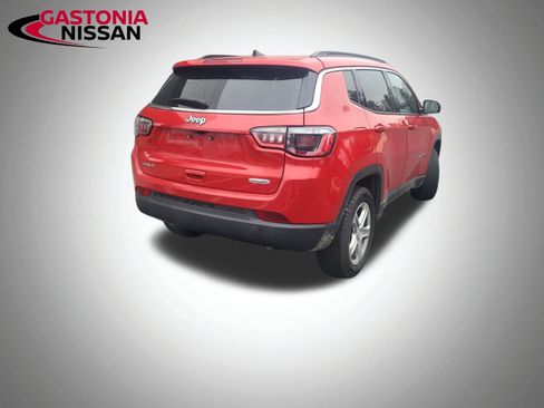 Used 2024 Jeep Compass Latitude image 33