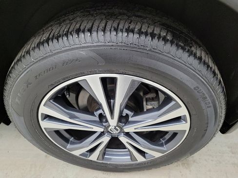 Used 2018 Nissan Rogue SL image 31